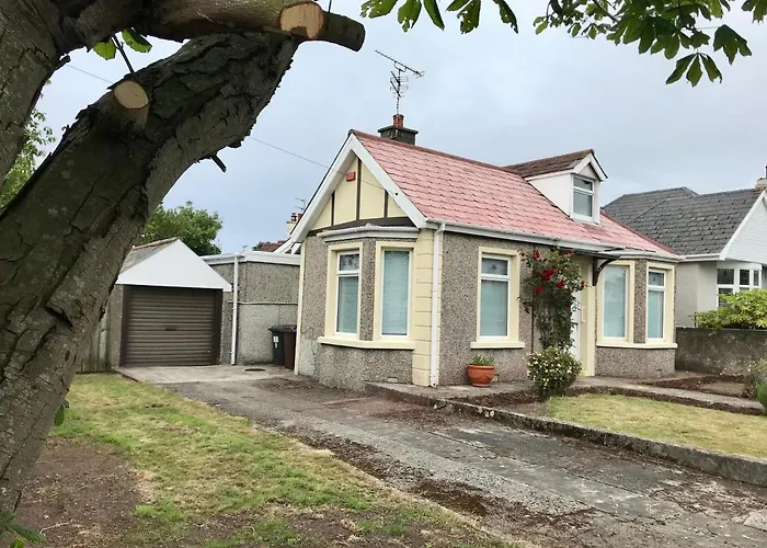 Rose Cottage: Delightful 4 Bedroom Detached Home