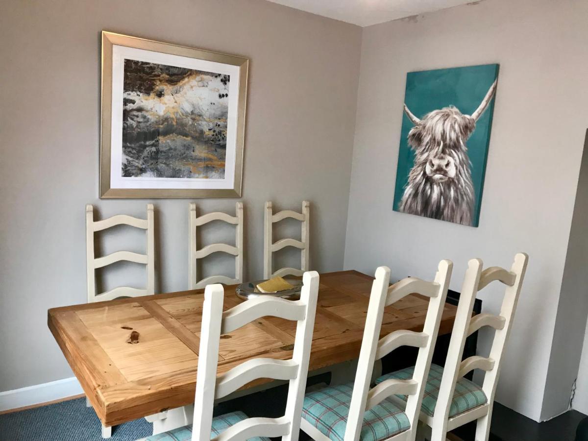 Rose Cottage: Delightful 4 Bedroom Detached *
