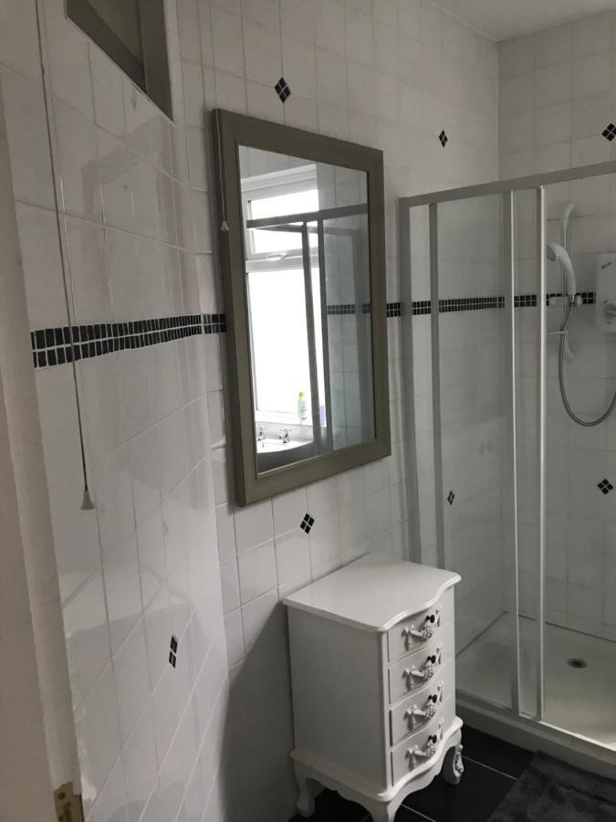 Сasa de vacaciones Rose Cottage: Delightful 4 Bedroom Detached